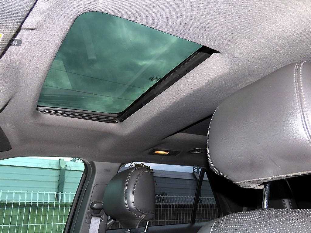Ford Explorer — photo 17