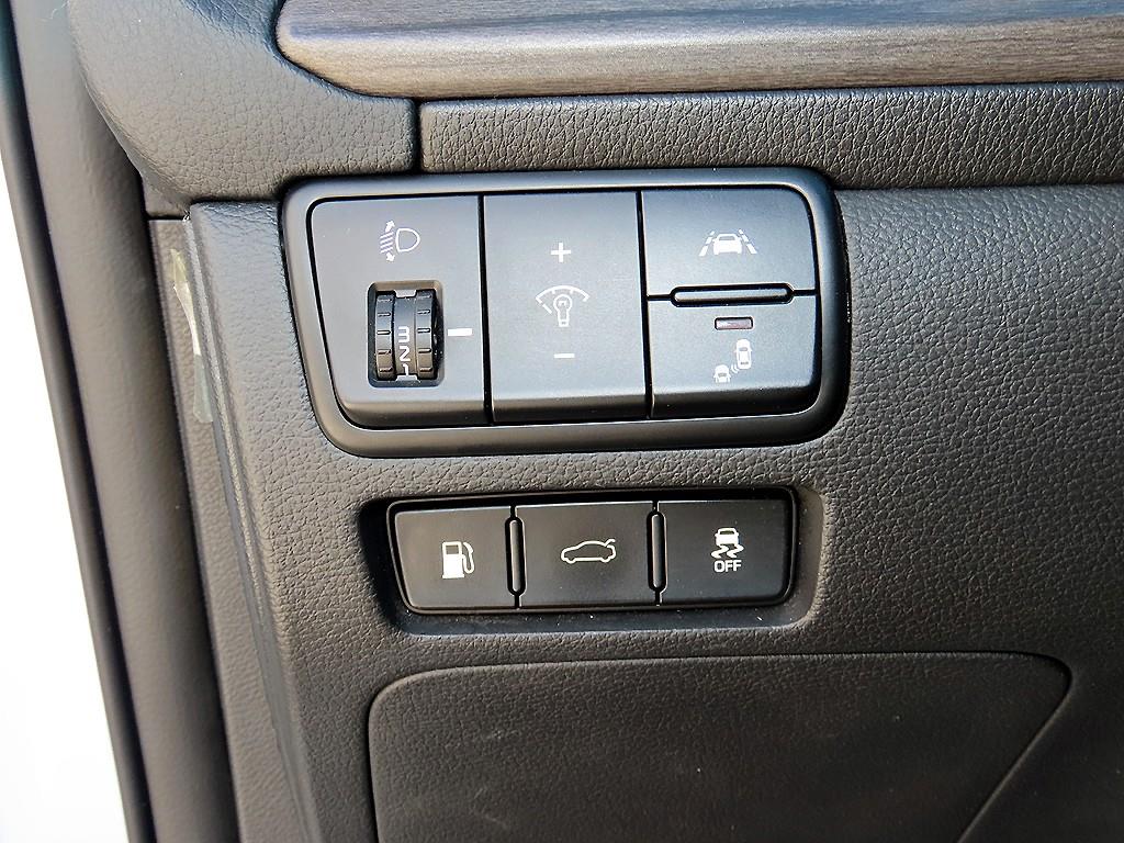 Kia K7 — photo 12