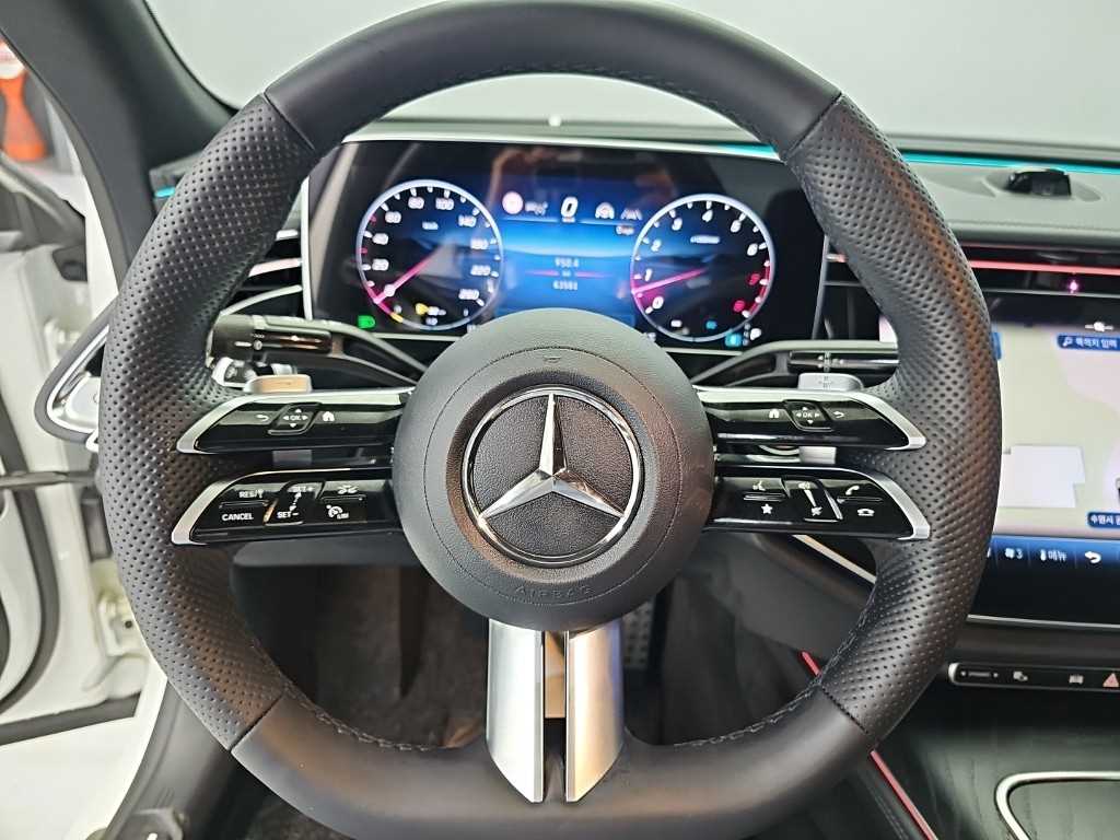 Mercedes-Benz E-Class — photo 09
