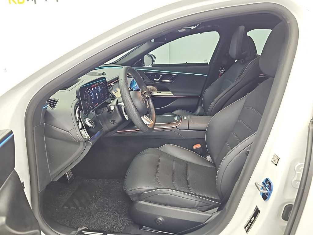 Mercedes-Benz E-Class — photo 11