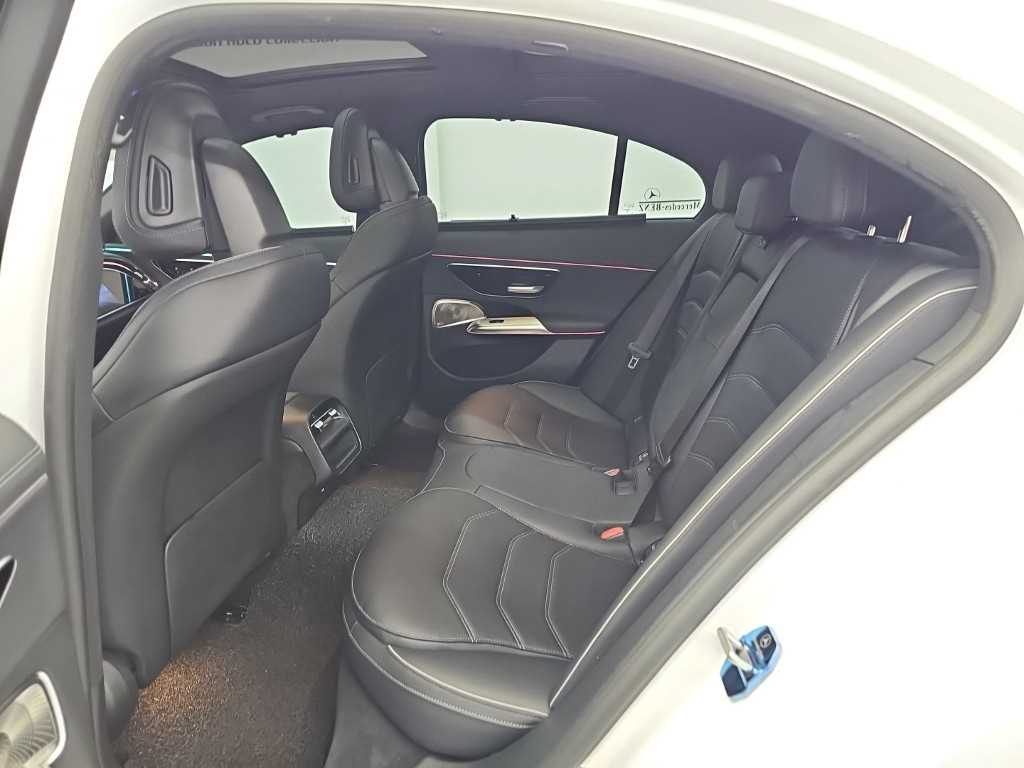 Mercedes-Benz E-Class — photo 12