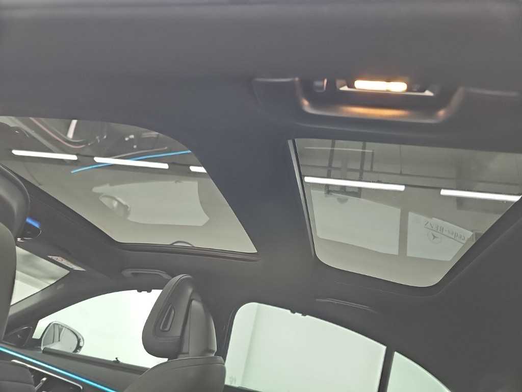 Mercedes-Benz E-Class — photo 14