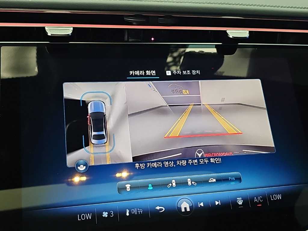 Mercedes-Benz E-Class — photo 16