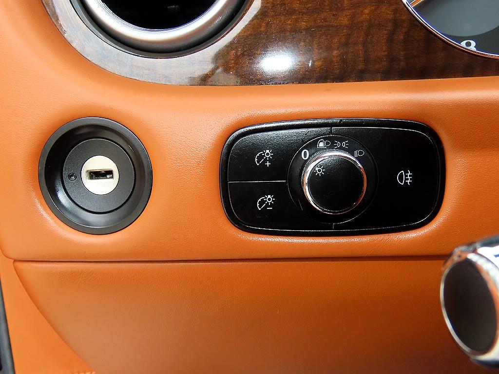 Bentley Continental — photo 11