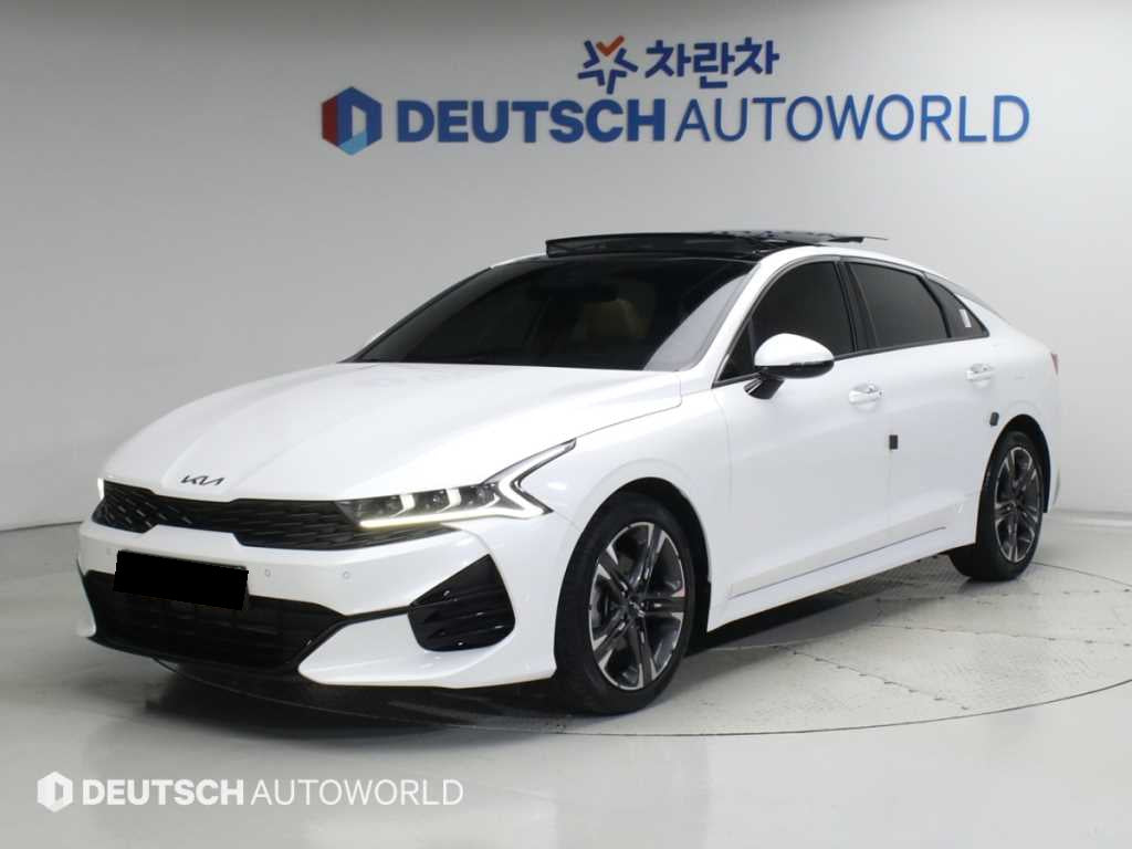 Kia K5 — photo 03