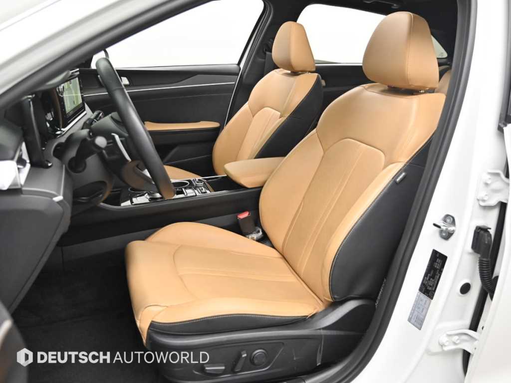 Kia K5 — photo 12