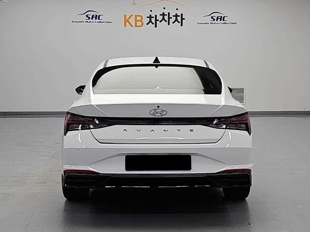 Hyundai Avante — photo 03