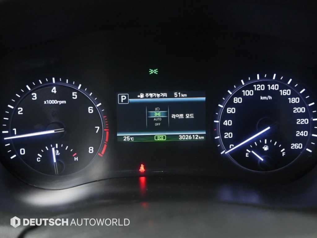 Genesis G80 — photo 08