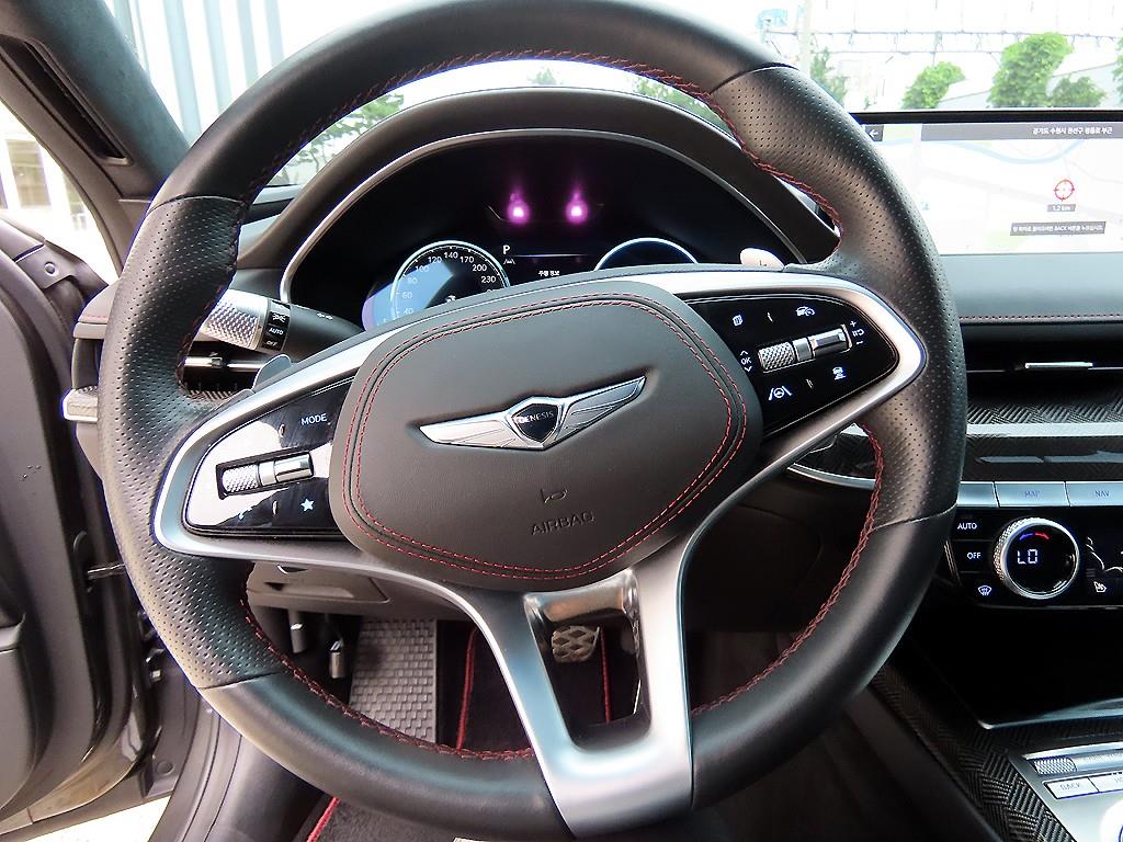Genesis G80 — photo 08