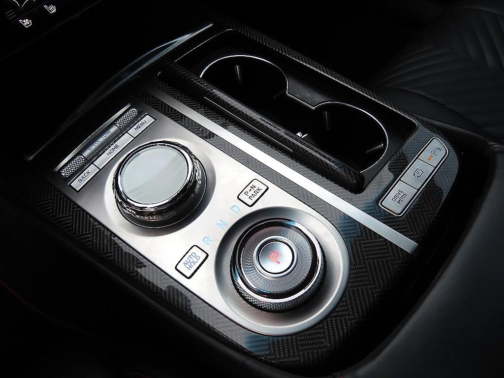 Genesis G80 — photo 11