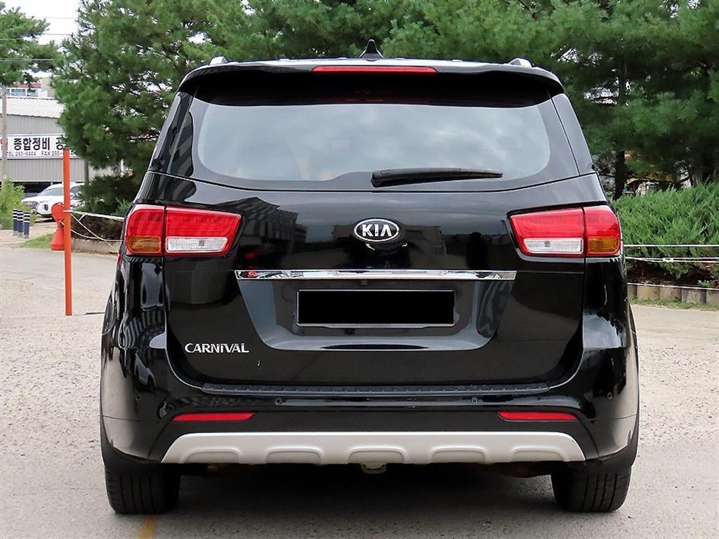 Kia Carnival — photo 04