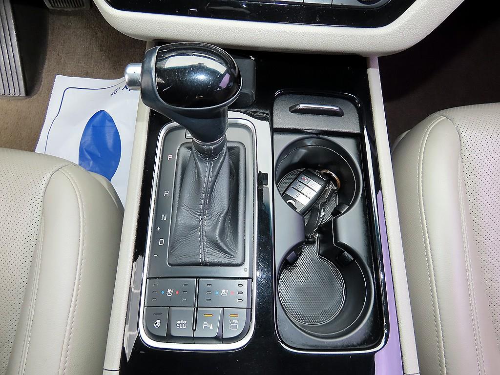Kia Carnival — photo 11