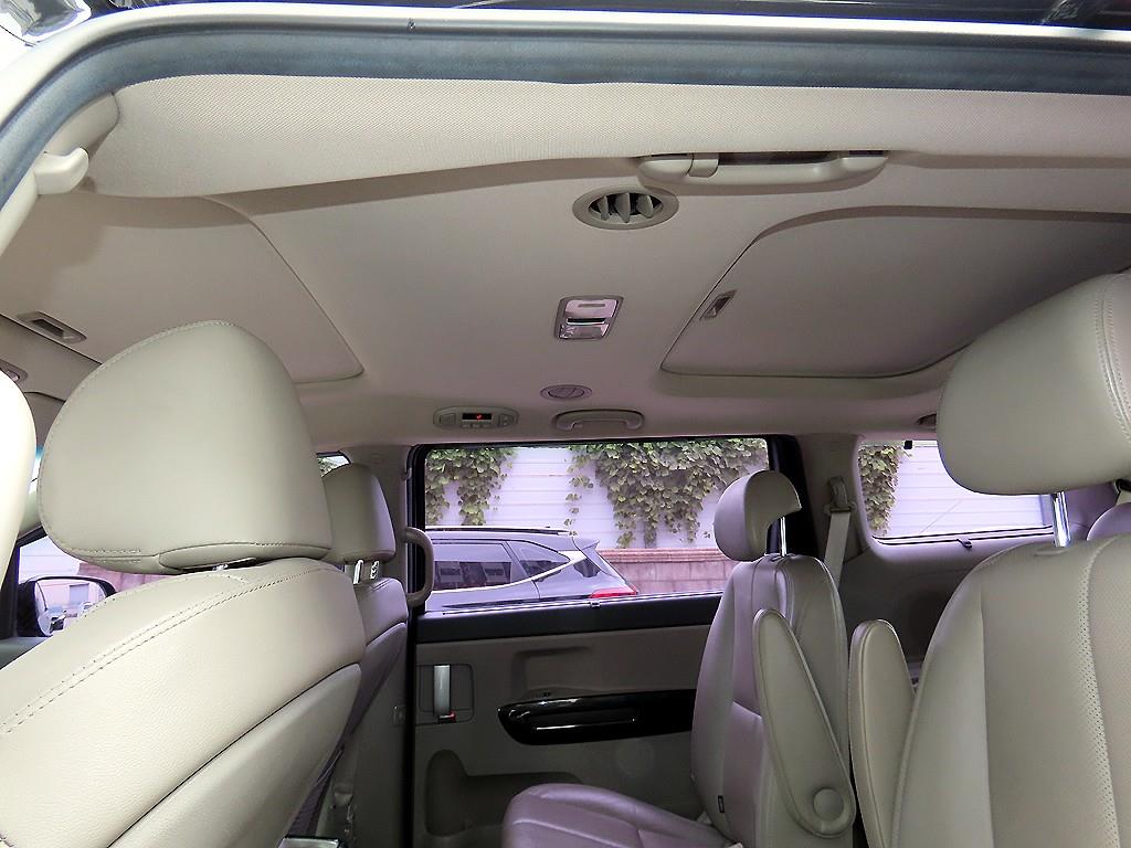 Kia Carnival — photo 15