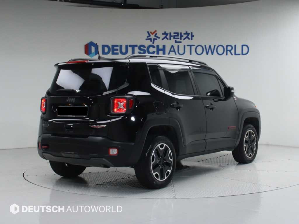 Jeep Renegade — photo 02