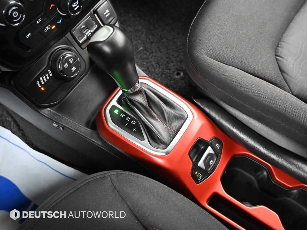 Jeep Renegade — photo 09