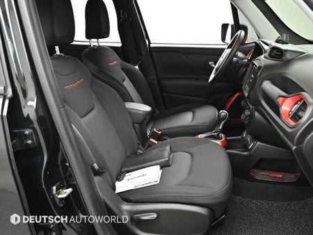 Jeep Renegade — photo 10