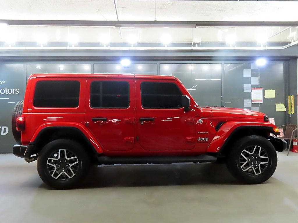 Jeep Wrangler — photo 03
