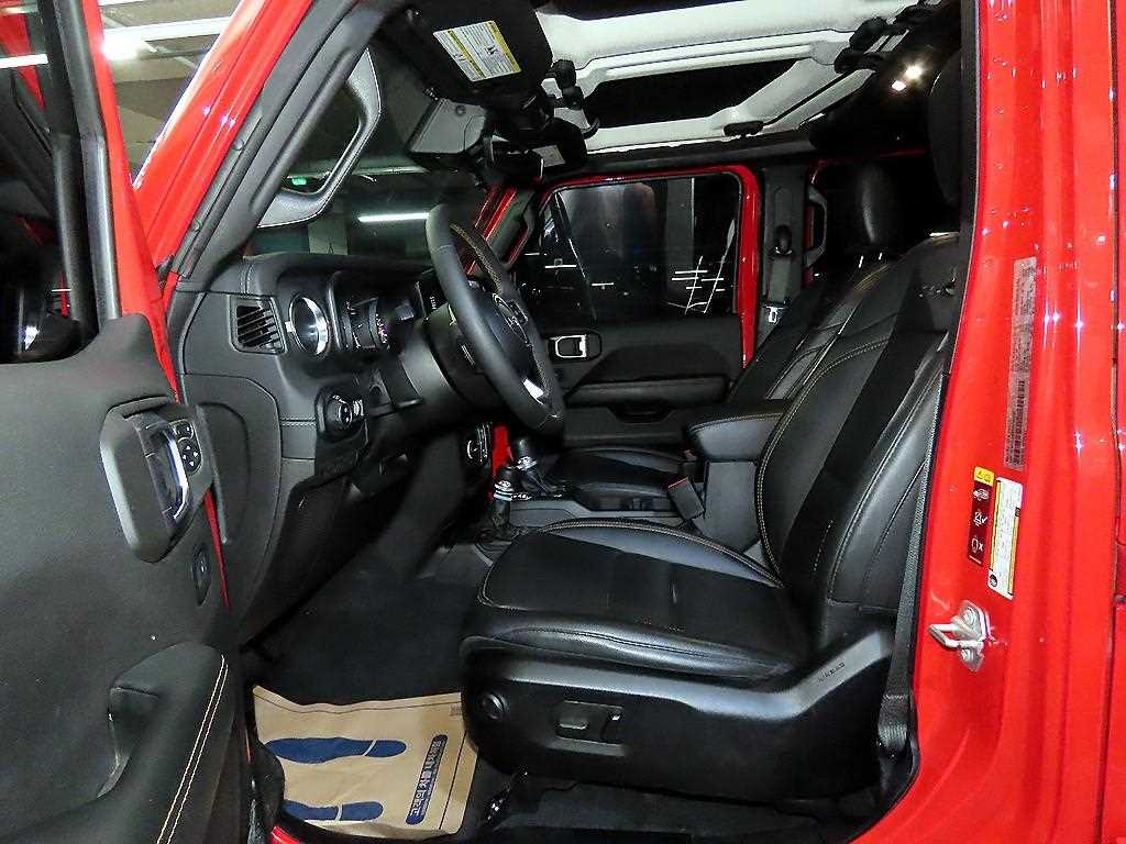 Jeep Wrangler — photo 06