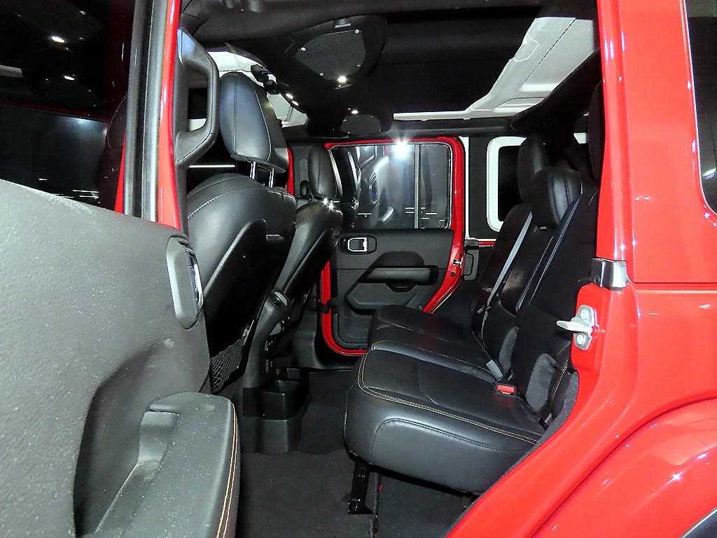 Jeep Wrangler — photo 07