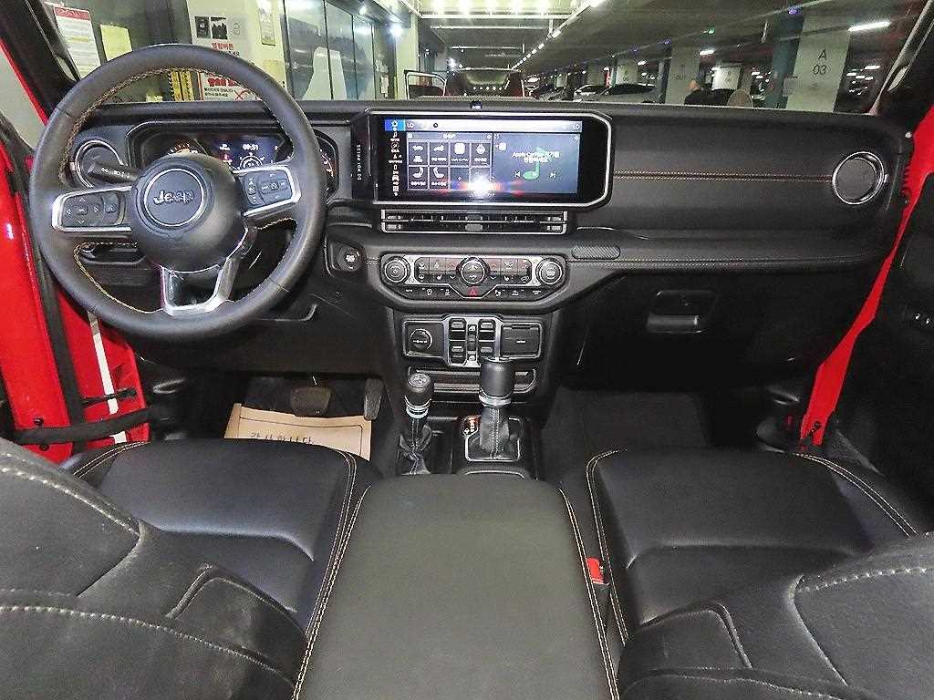 Jeep Wrangler — photo 10