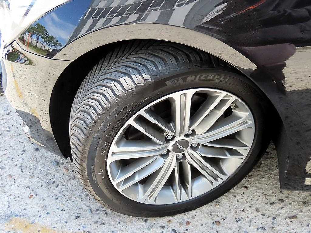 Genesis G80 — photo 20