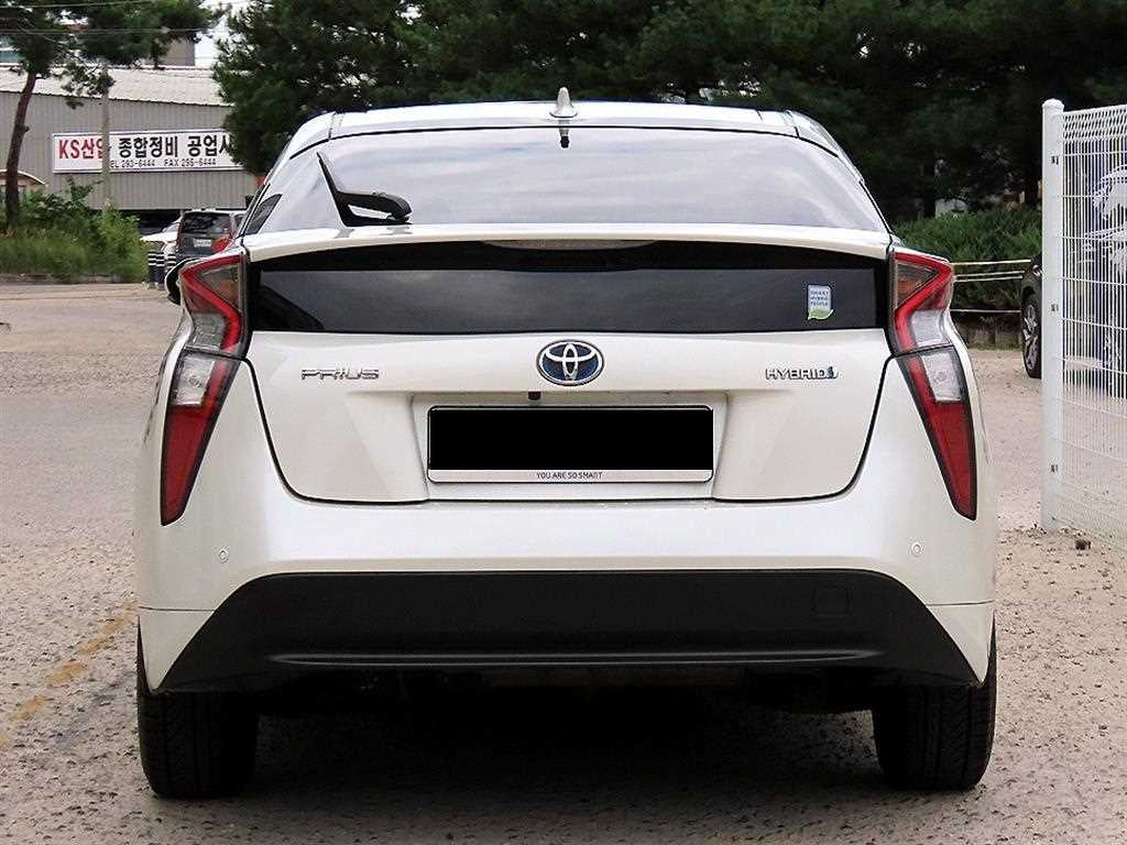 Toyota Prius — photo 04