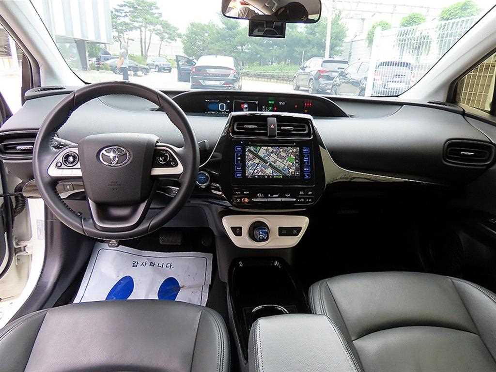 Toyota Prius — photo 07