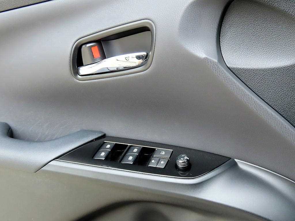 Toyota Prius — photo 11