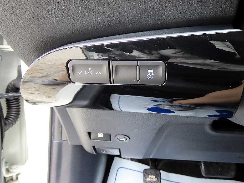 Toyota Prius — photo 12