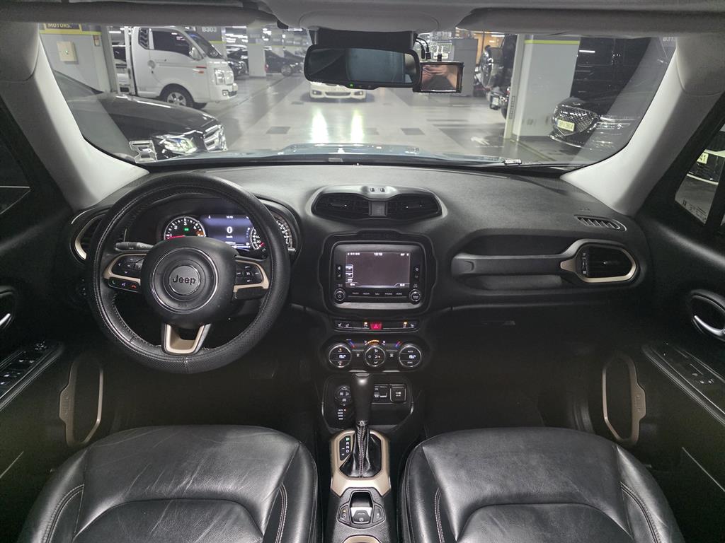 Jeep Renegade — photo 05
