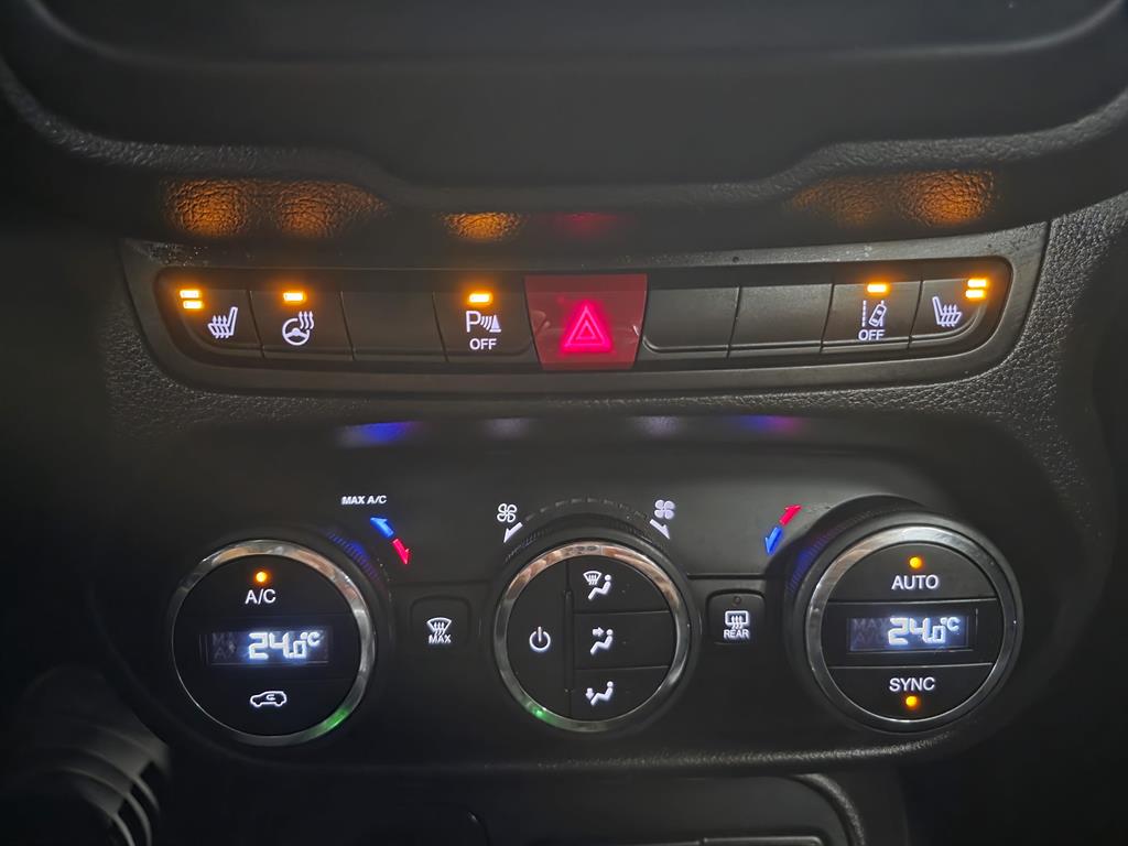 Jeep Renegade — photo 15