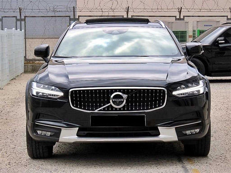 Volvo V90 — photo 01