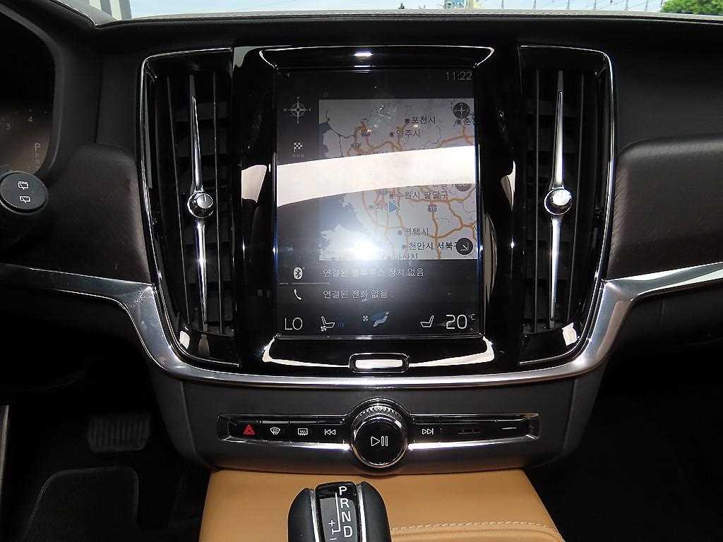 Volvo V90 — photo 12