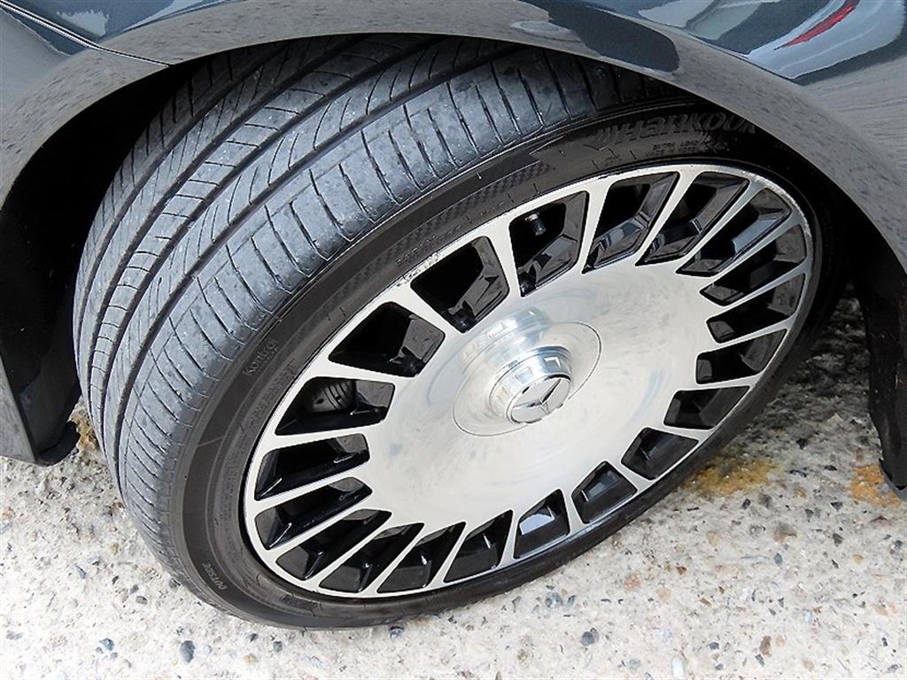 Mercedes-Benz S-Class — photo 20