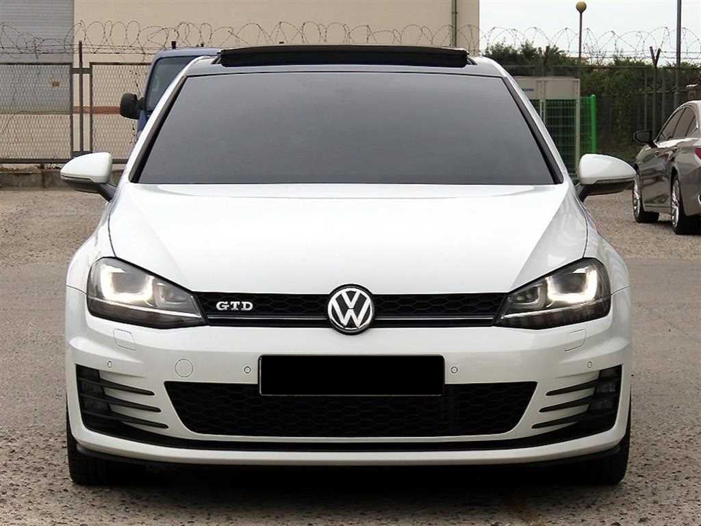 Volkswagen Golf — photo 01