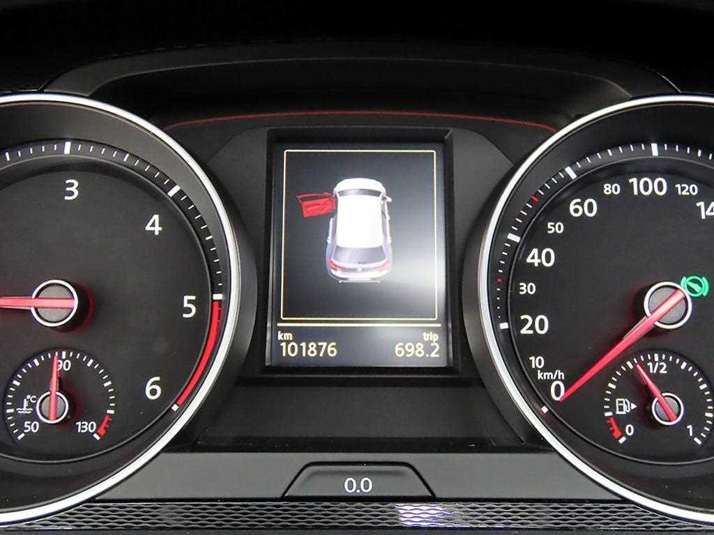 Volkswagen Golf — photo 09