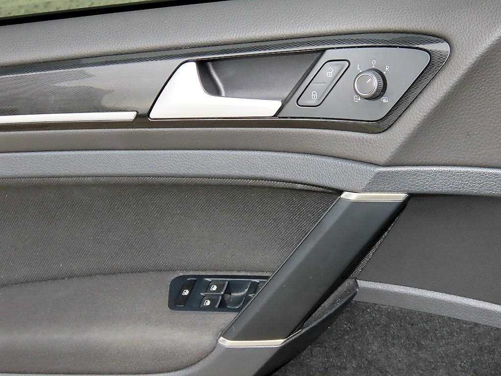 Volkswagen Golf — photo 11