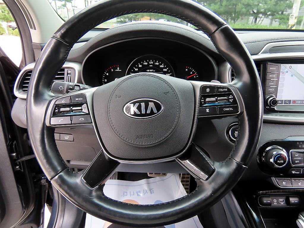 Kia Sorento — photo 08