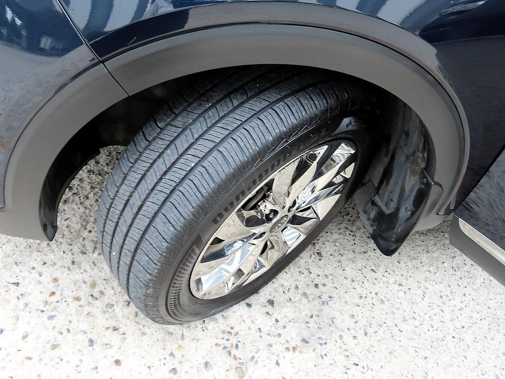 Kia Sorento — photo 20