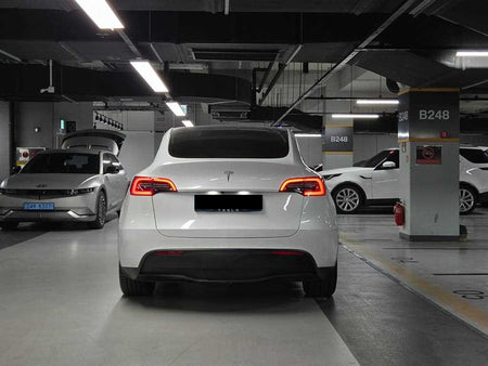 Tesla Model Y — photo 03