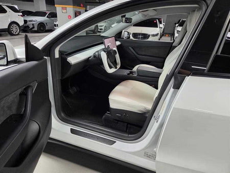 Tesla Model Y — photo 08