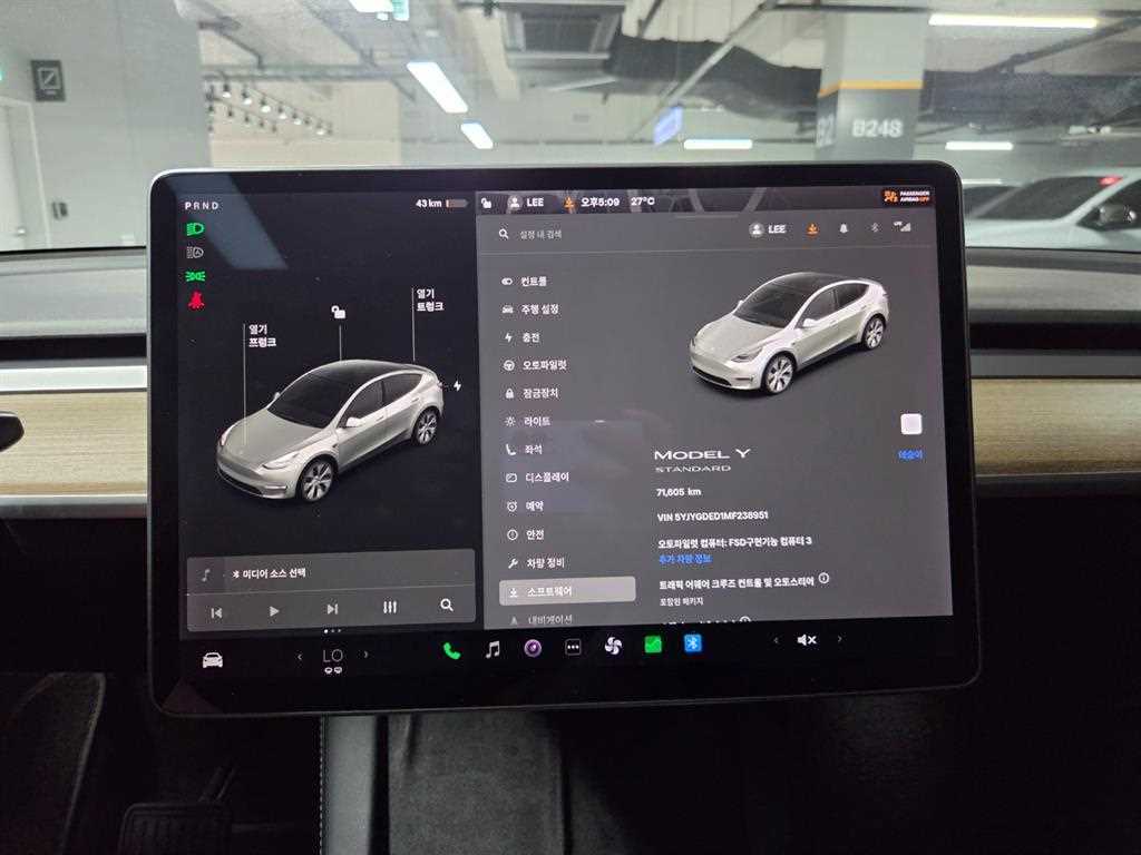 Tesla Model Y — photo 12