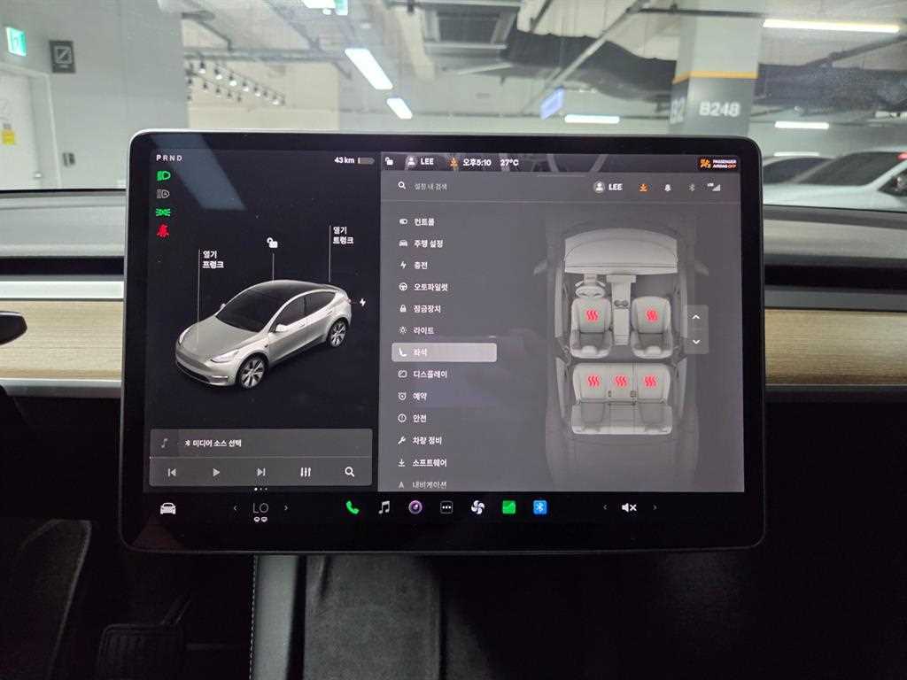 Tesla Model Y — photo 14