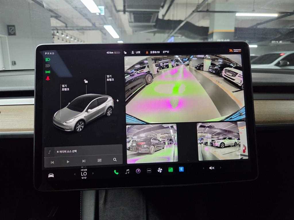 Tesla Model Y — photo 16