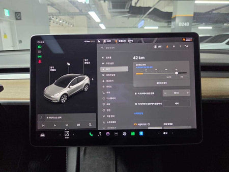 Tesla Model Y — photo 19