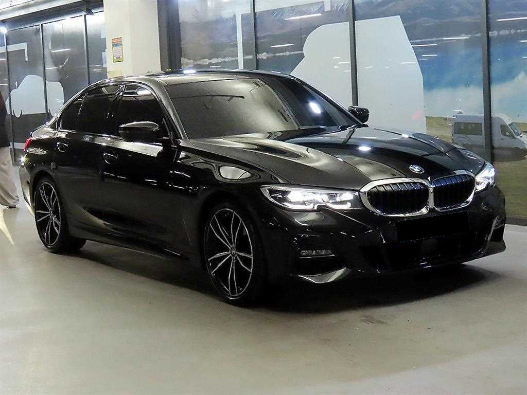 BMW 3-Series — photo 02