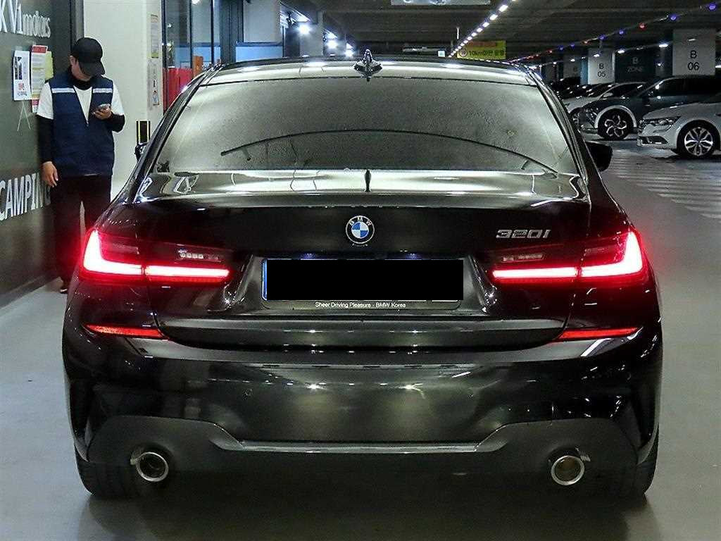 BMW 3-Series — photo 05