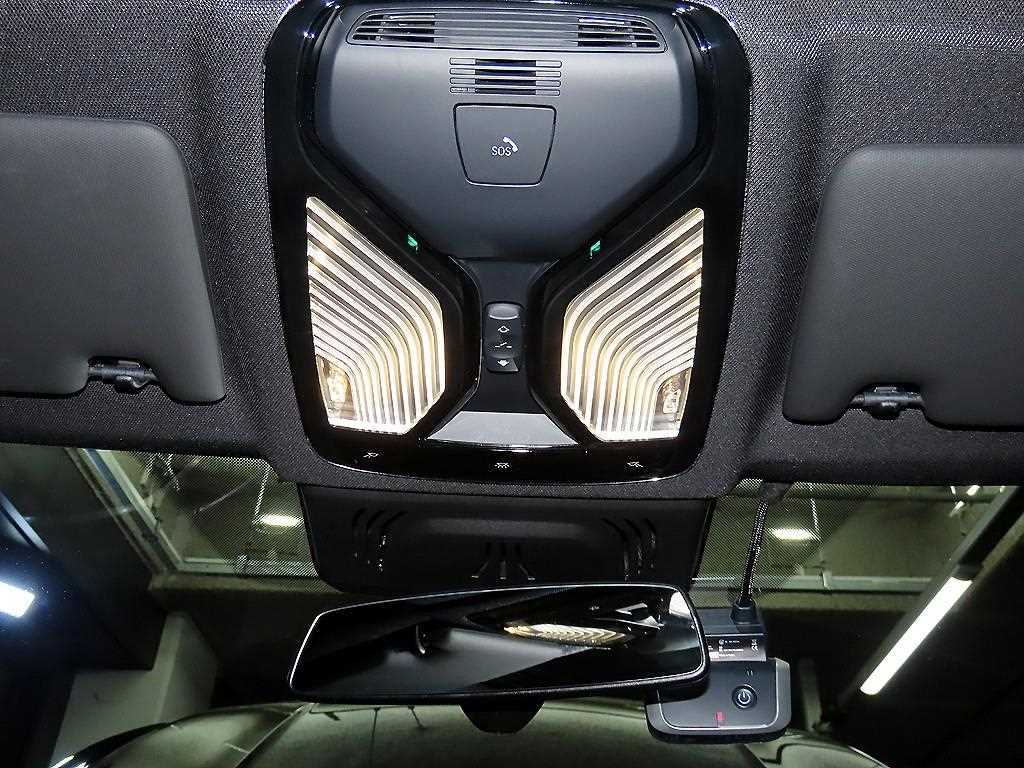 BMW 3-Series — photo 17