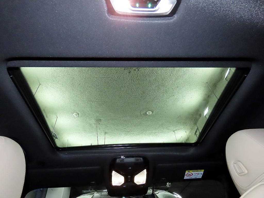 BMW 3-Series — photo 18