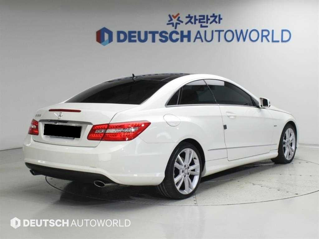Mercedes-Benz E-Class — photo 02